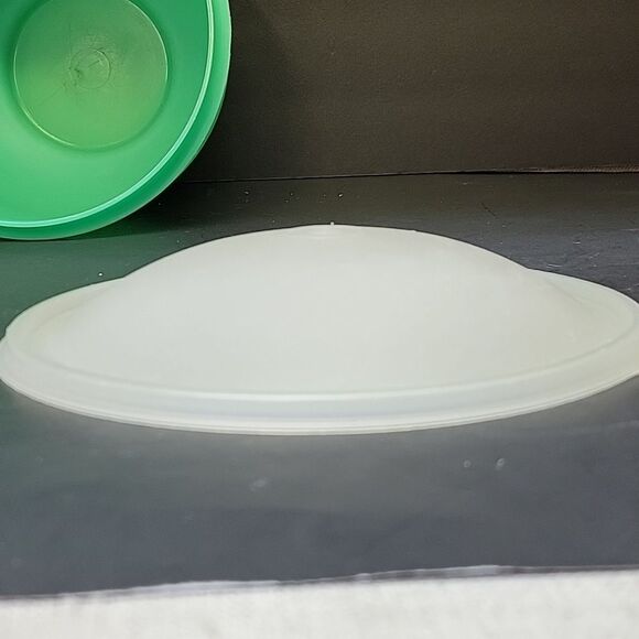 Tupperware Lettuce Keepers And Lettuce / Cheese Grater - Picture 7 of 9